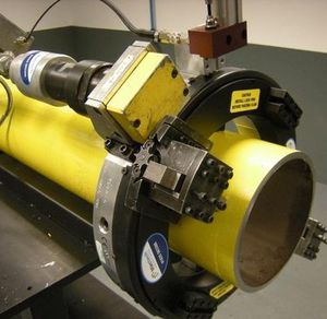 máquina de corte com controle manual