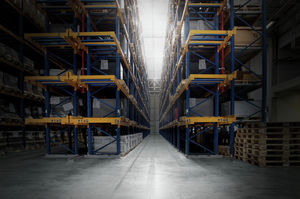 estante industrial para corredores estreitos