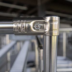 conector de tubos em aço zincado 1