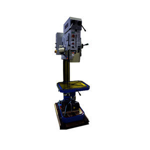máquina de furação CNC