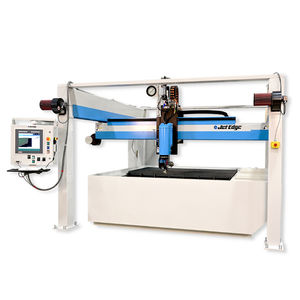 máquina de corte com jato de água abrasivo
