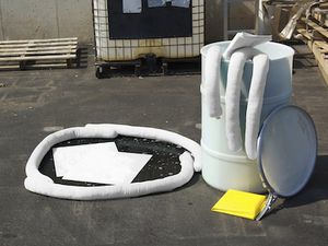 kit de emergência de combate à poluição por hidrocarbonetos
