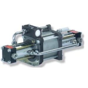 Amplificador de pressão de pistão