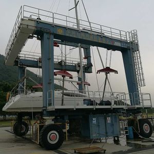 travel lift