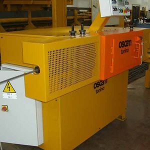 máquina de endireitamento automática