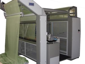 linha de costura longitudinal