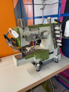 máquina de costura overlock com braço cilíndrico