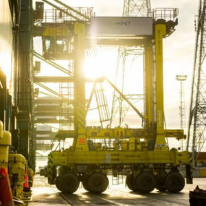 transportador de contêineres "straddle carrier" para contêineres 1