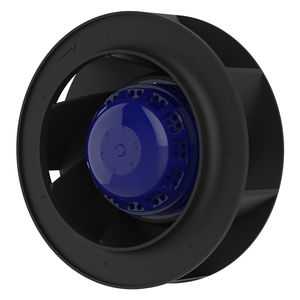 ventilador com pás inclinadas para trás