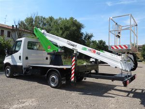 plataforma telescópica montada em caminhão 1