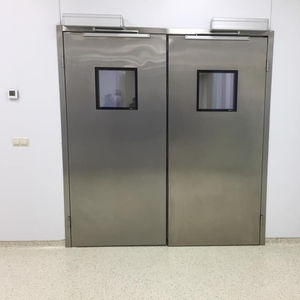 porta com dobradiças 1