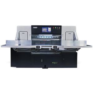 máquina de corte com guilhotina