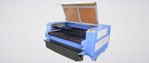 máquina de corte a laser CO2