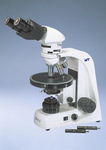 microscópio óptico