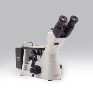 microscópio óptico