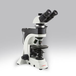 microscópio óptico