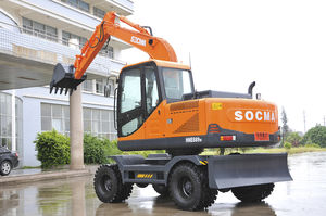 Escavadeira de médio Porte