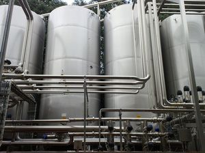 tanque para unidade de limpeza CIP