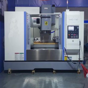 使用CNC de 3 eixos的中心