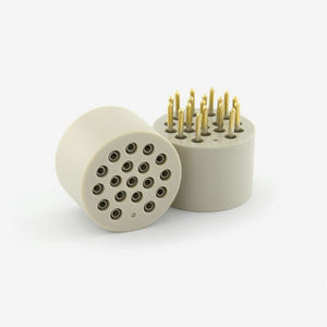 conector em PEEK