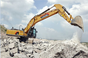 Escavadeira de médio Porte