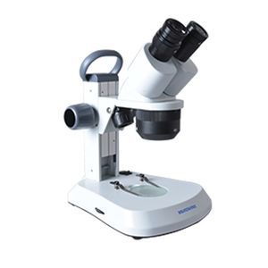 microscópio óptico