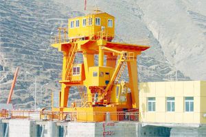 guindaste de pórtico para central hidroelétrica 1