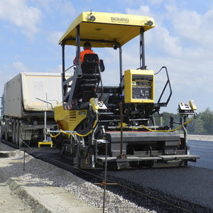 pavimentadora de asfalto