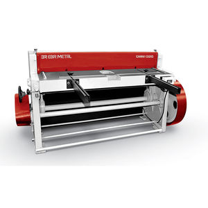 máquina de corte com guilhotina 1