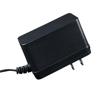 fonte de alimentação elétrica com plugue de tomada