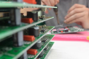 montagem para componentes eletrônicos