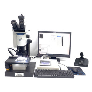 microscópio óptico