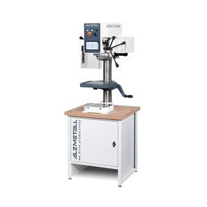 máquina de furação vertical
