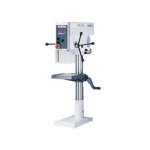 máquina de furação vertical