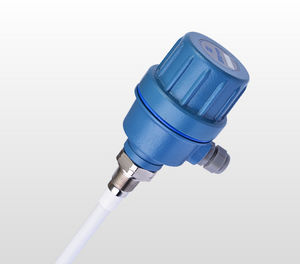 transmissor de nível capacitivo / para sólidos / para líquidos / em inox