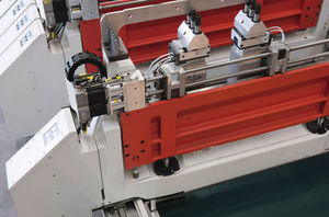 máquina de furação CNC