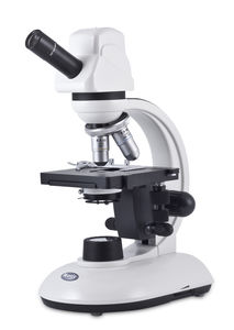 microscópio óptico