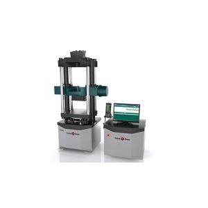 Máquina de ensaio universal