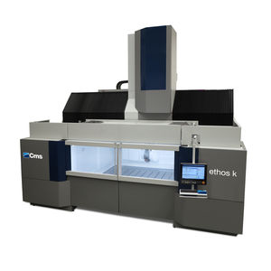 centro de usinagem CNC de 5 eixos