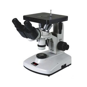 microscópio metalográfico