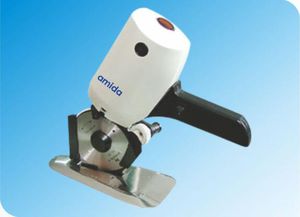 máquina de corte com faca rotativa