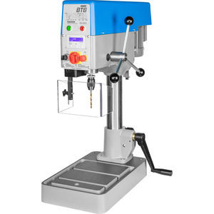 máquina de furação CNC