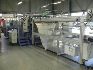 máquina de fabricação de sacos em material plástico