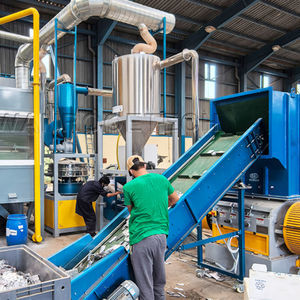 linha de reciclagem de materiais plásticos
