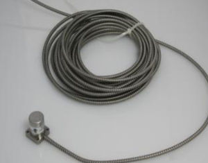 acelerômetro triaxial / com lâminas vibratórias / de pequenas dimensões / industrial