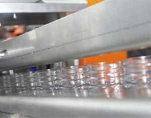 Máquina de estiramento e sopro