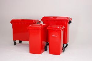 lixeira em material plástico