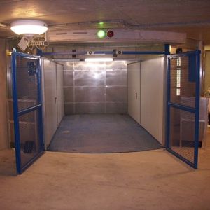 Monta-cargas com平台