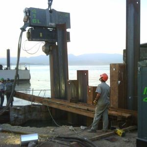 equipamento para cravação de postes hidráulico 1