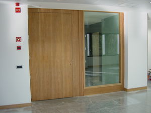 portas de abrir / metálicas / em vidro / industriais
